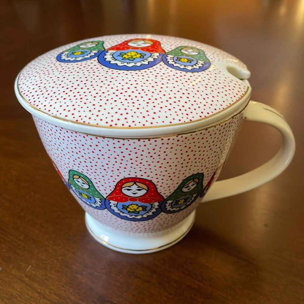 Grace fine ceramic Russian Matryoshka pattern tea Cup & lid